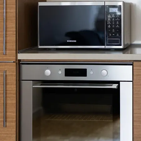 Grzybowska Dla 7 Osob 2 Sypialnie By Renters Warszawa